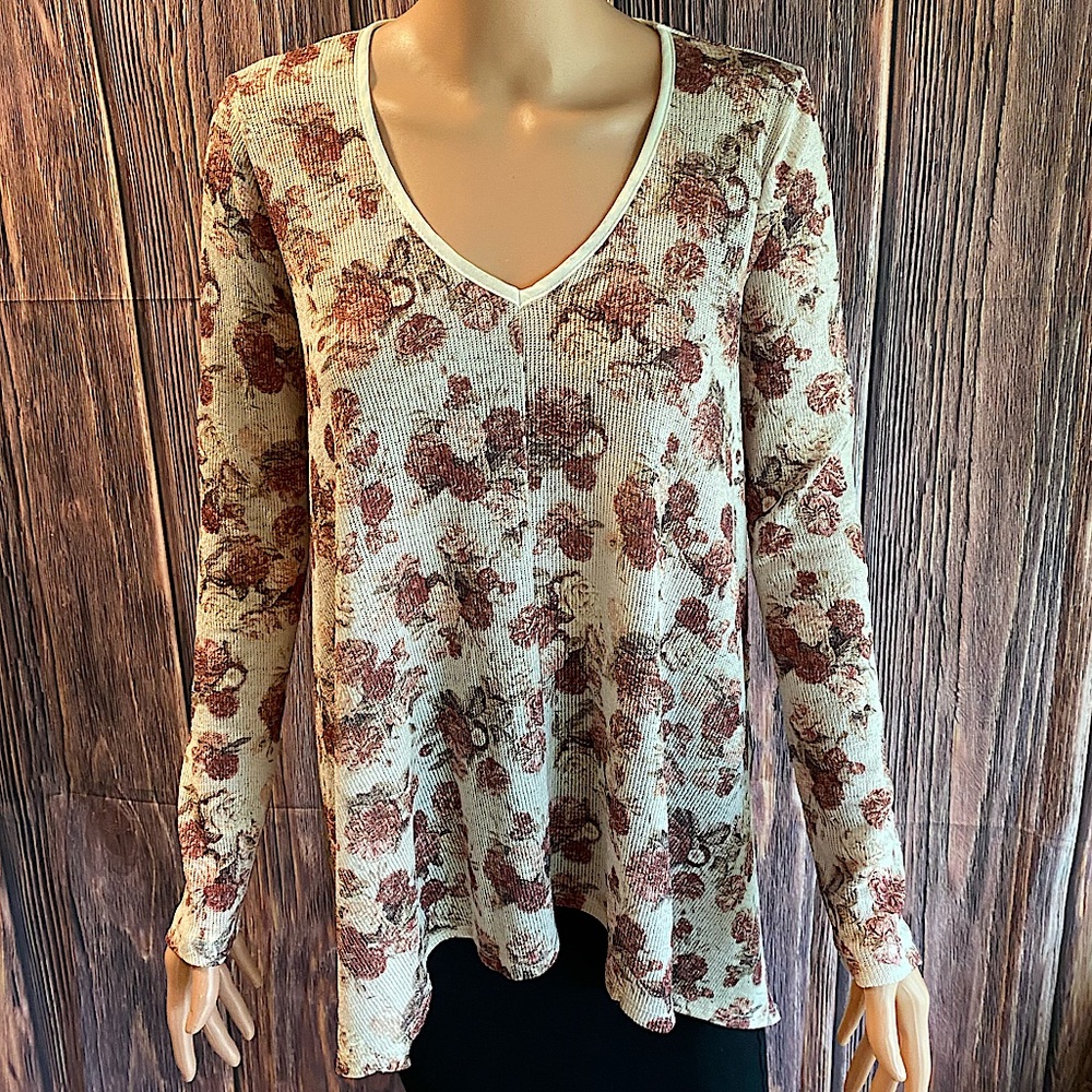 Mason + Mackenzie size small cream & red pink rose floral boho v neck sweater